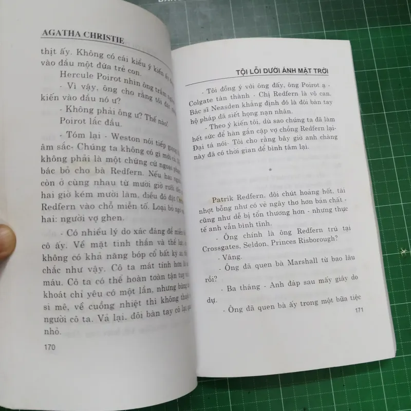 Tội lỗi dưới ánh mặt trời - Agatha Christie 591721
