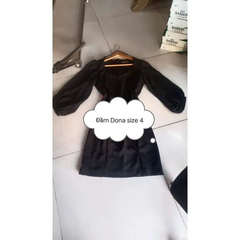 Đầm đen Dona size 4 1002026