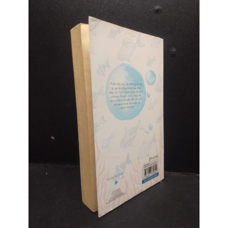 Mình là cá, việc của mình là bơi năm 2017 mới 70% ố vàng HCM0103 kỹ năng sống 913477