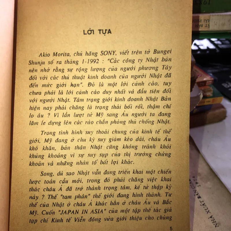 Chân dung nước Nhật ở châu Á - Nigel Holloway & Phillip Bowring  1024571