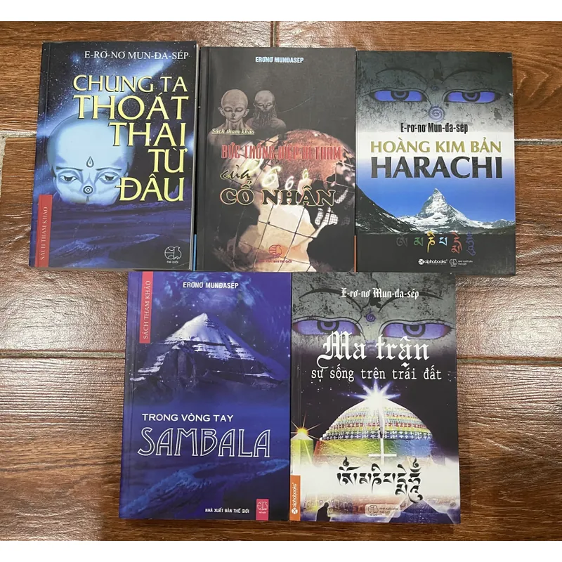 Đi tìm thành hoàng đế - E-rơ-nơ Mun-đa-sép Gồm 5 tựa: - Chúng ta thoát thai từ đâu.. 706689