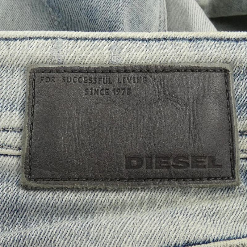 Quần jeans DIESEL - Hàng hiệu Authentic 893678