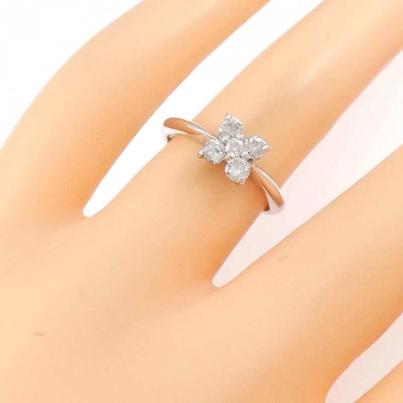 Nhẫn kim cương hoa PT900 0.46CT 668209