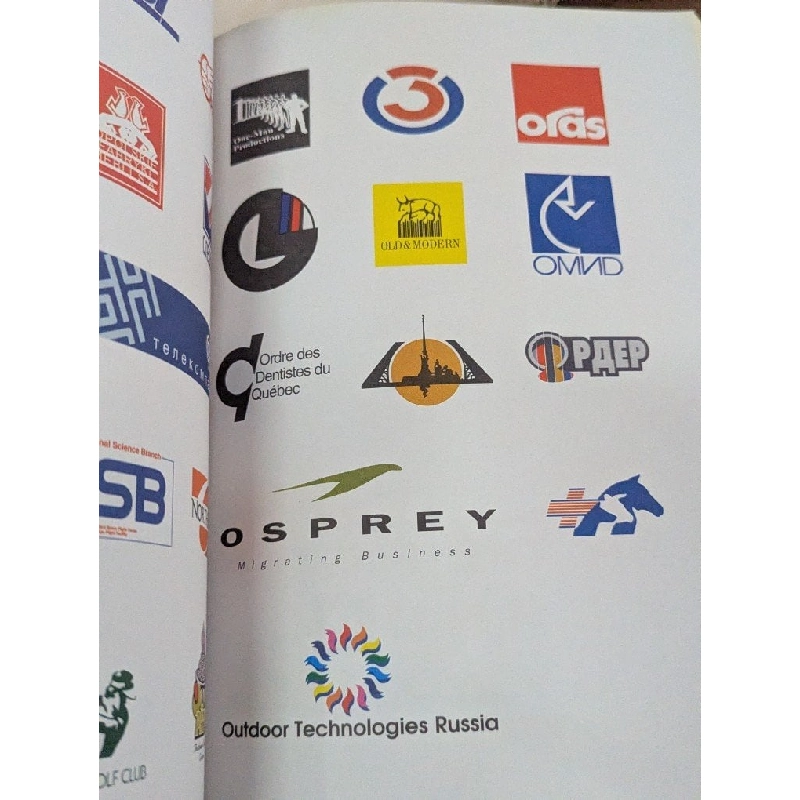 Đi tìm logo đẹp các kiểu thương hiệu - hoạ sĩ Uyên Huy 785962