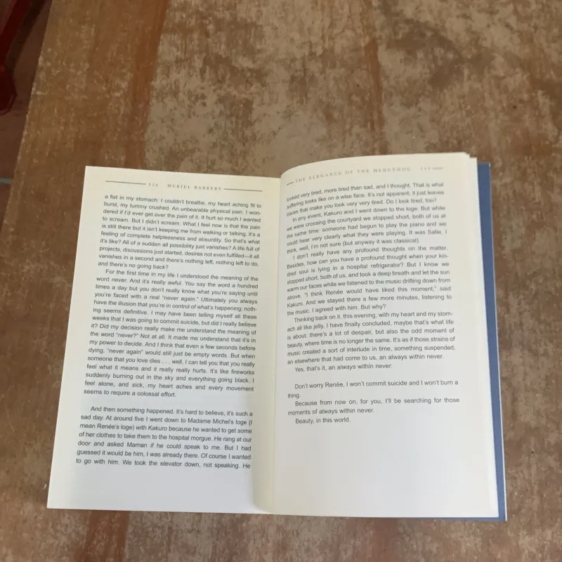 THE ELEGANCE OF THE HEDGEHOG - MURIEL BARBERY 761586