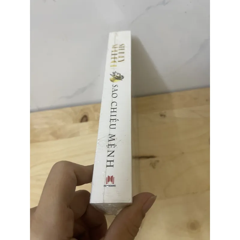 SIDNEY SHELDON sao chiếu mệnh  1020303