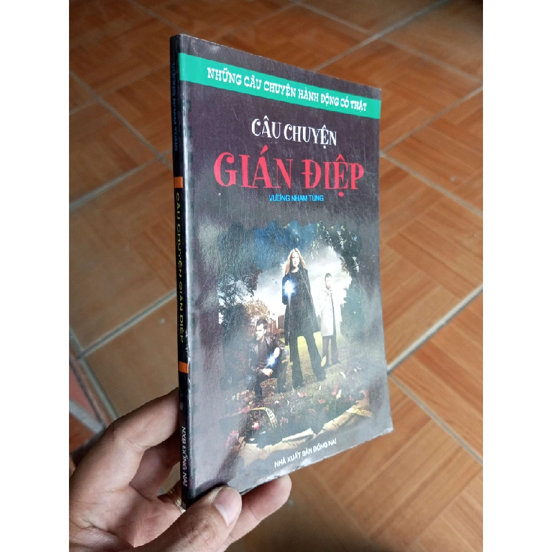 Câu chuyện gián điệp - Nham Tùng 2010 VAVO-AK18 969620