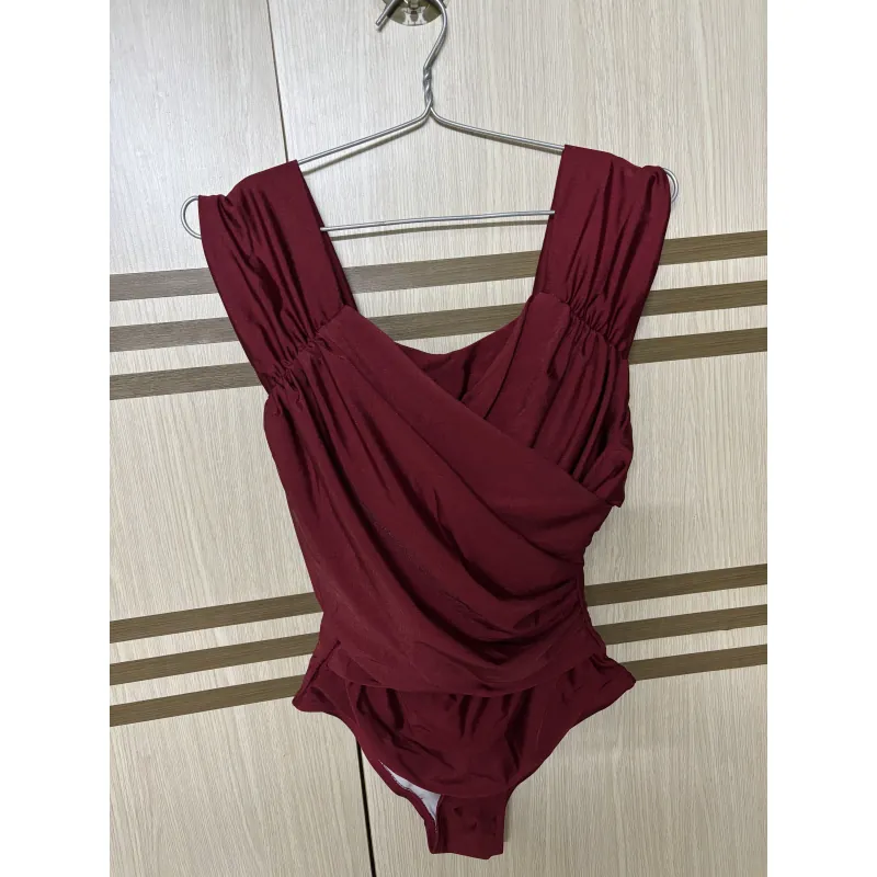 Bikini nữ, size M đỏ đô, mặc 1 lần, new 98% 1026477