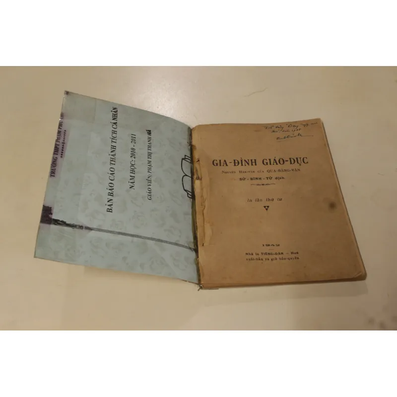 Gia đình giáo dục 960401