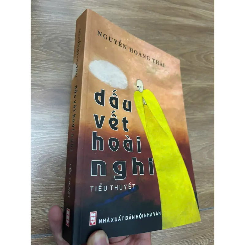 Dấu vết hoài nghi - Nguyễn Hoàng Thái 692666