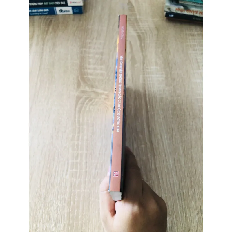 YẾU TỐ TRUYỀN THỐNG TRONG CÁC CA KHÚC ĐƯƠNG ĐẠI  1027895