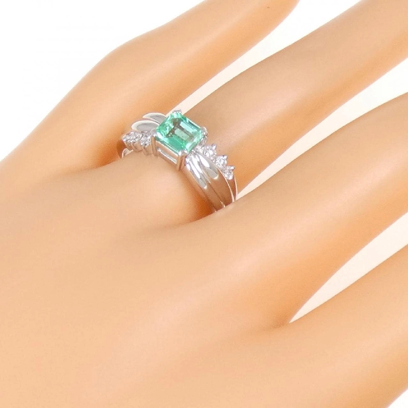 Nhẫn Emerald 0.85CT 673152