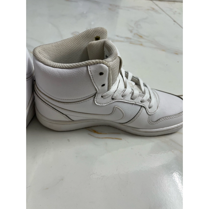 Giày Nike size 36-37 256756