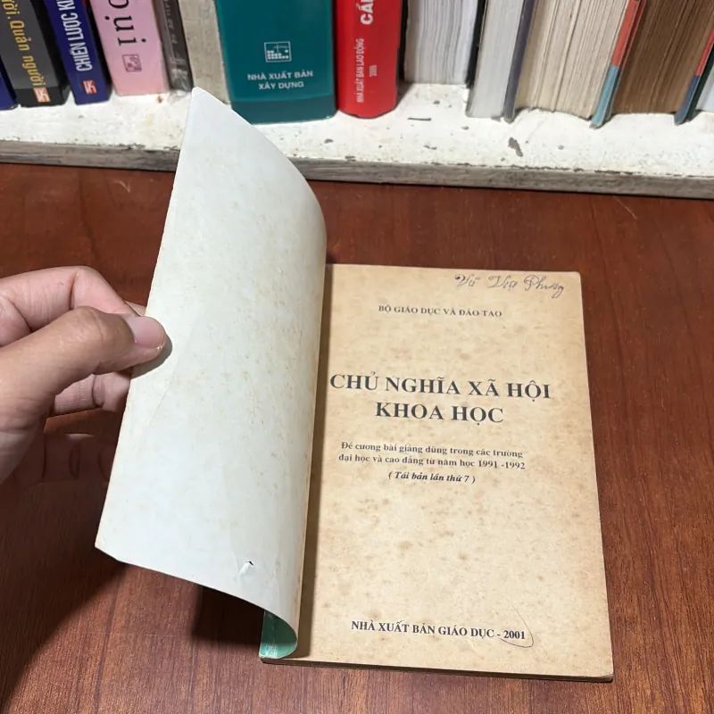 II Giáo Trình: Chủ Nghĩa Xã Hội Khoa Học - 2001 757917