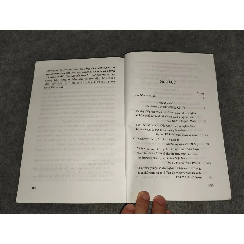 KIÊN ĐỊNH MỤC TIÊU VÀ CON ĐƯỜNG ĐI LÊN CHỦ NGHĨA XÃ HỘI Ở NƯỚC TA 701107