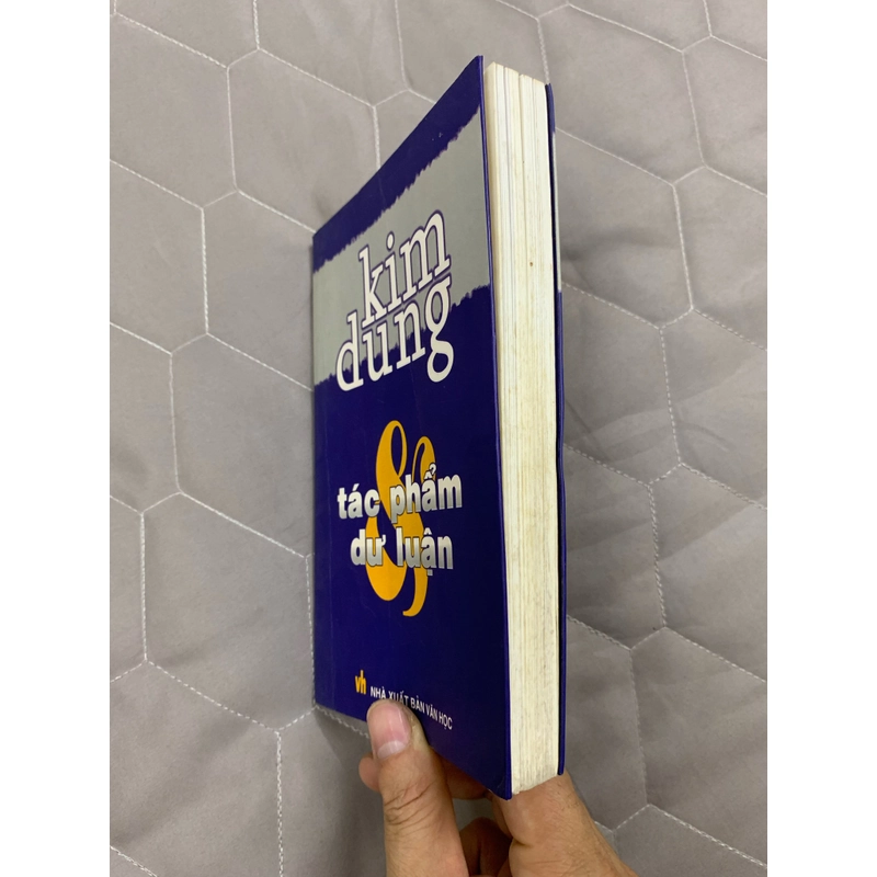 Kim dung tác phẩm và dư luận. 999 443675