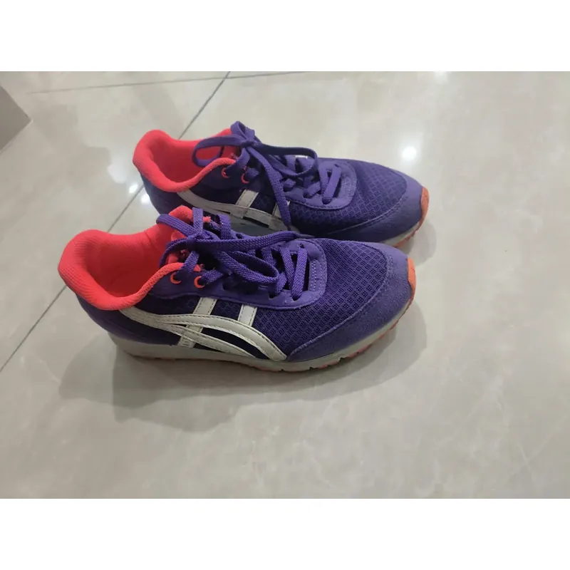 Mua 1 tang 1 sneaker, sandal size 36 giá rẻ thanh lý nhanh  698399