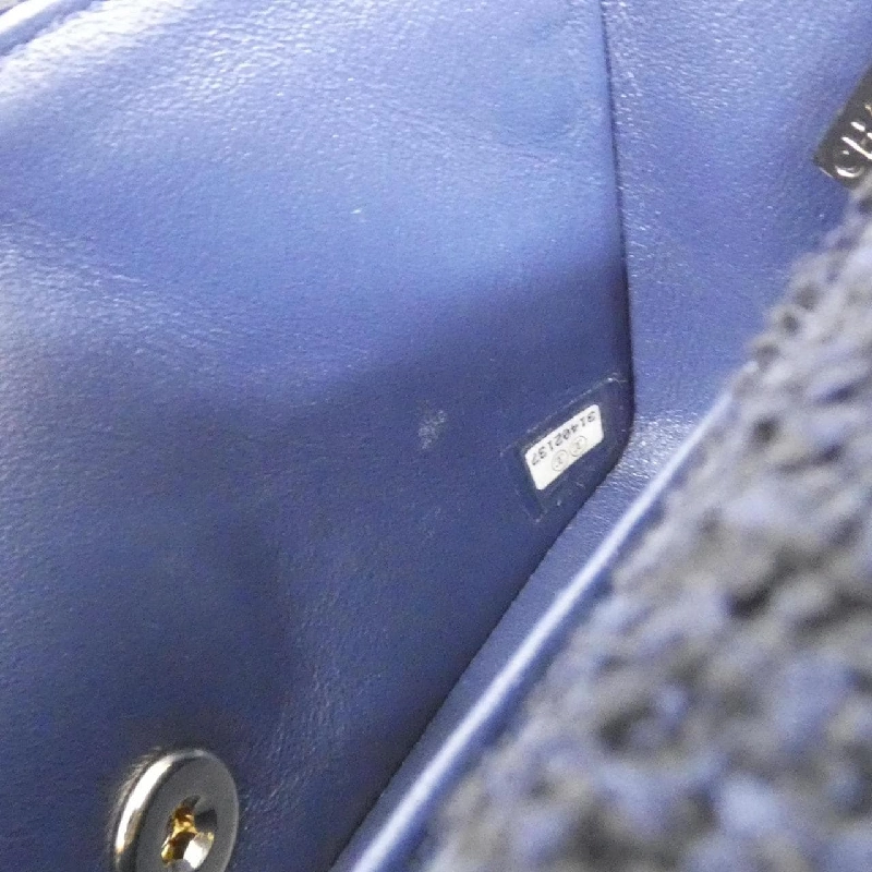 Túi xách chéo Chanel 69900 611687