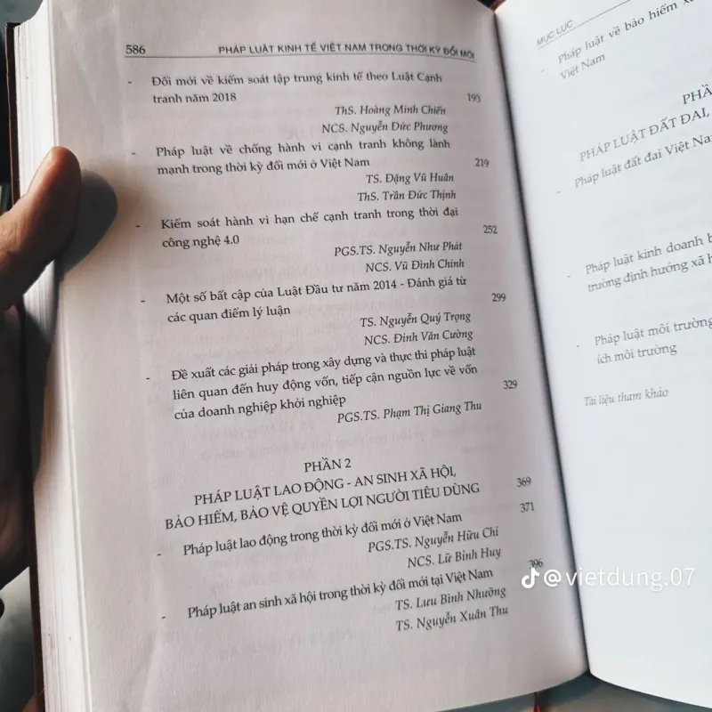 Pháp Luật Kinh Tế Việt Nam Trong Thời Kỳ Đổi Mới 933796