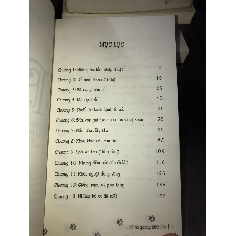 Red - cuộc phiêu lưu của cô bé quàng khăn đỏ - Liesl Shurtliff 1020222