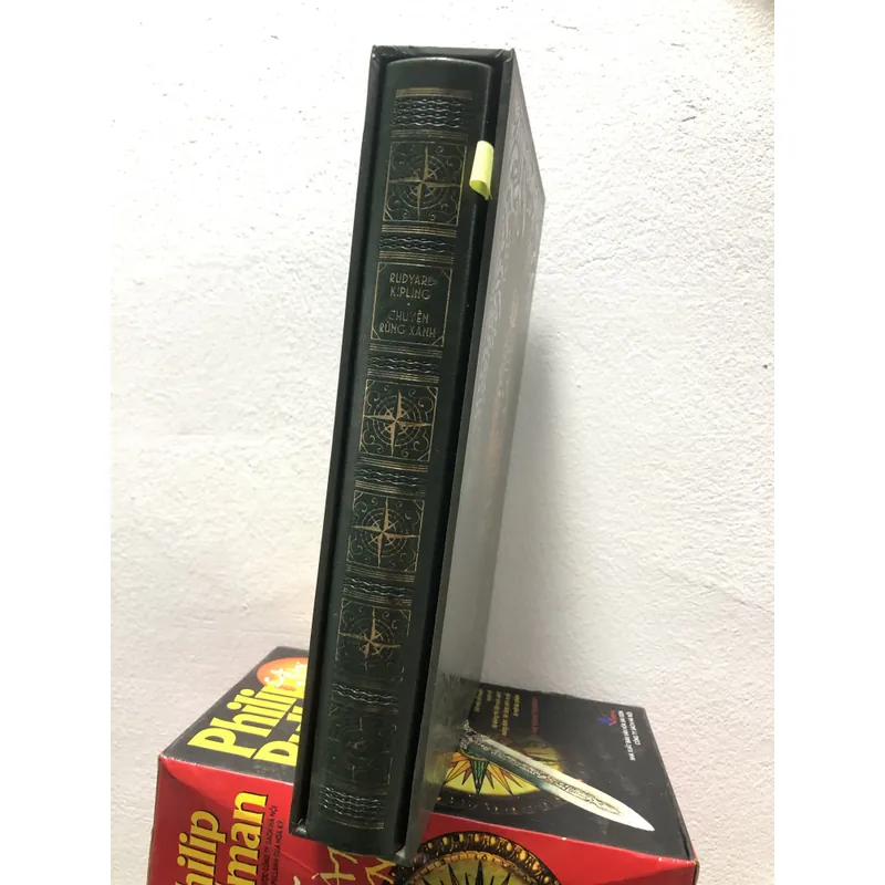 Chuyện Rừng Xanh bìa da Nhã Nam - còn nguyên hộp - sách đẹp 674020