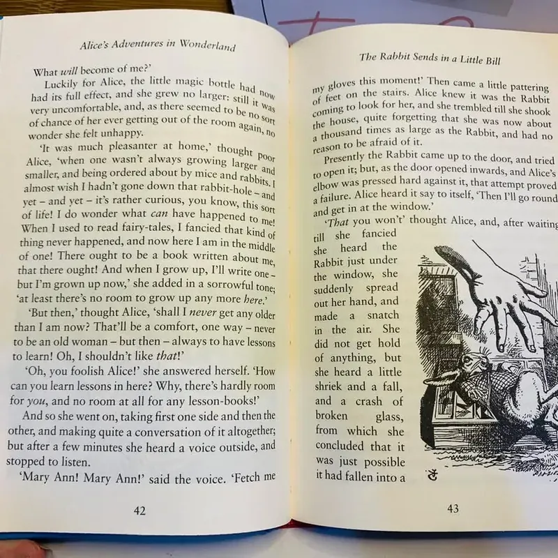 [Sách tiếng Anh 2hand] Like new 90% - Alice’s Adventures in Wonderland – Lewis Carroll 568369