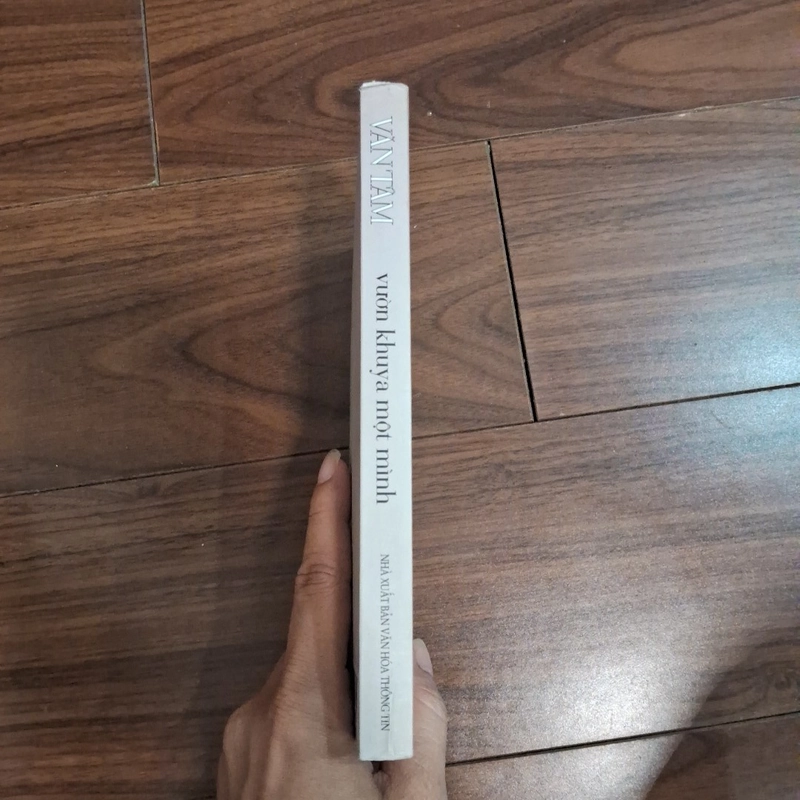 Vườn khuya một mình 506765