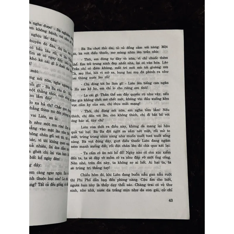 Đèn lồng đỏ treo cao cao 722705