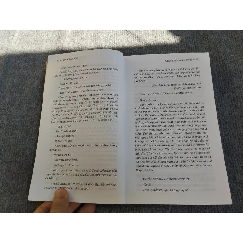 KHOẢNG TRỜI MÊNH MÔNG - KIRBY LARSON 574347