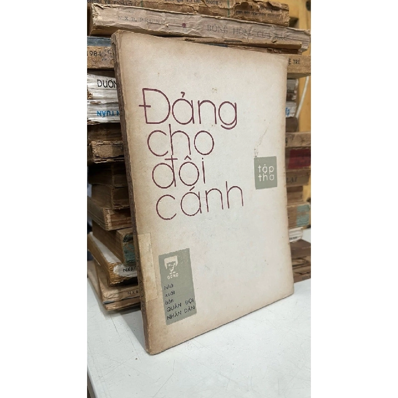 Đảng cho đôi cánh 1032211