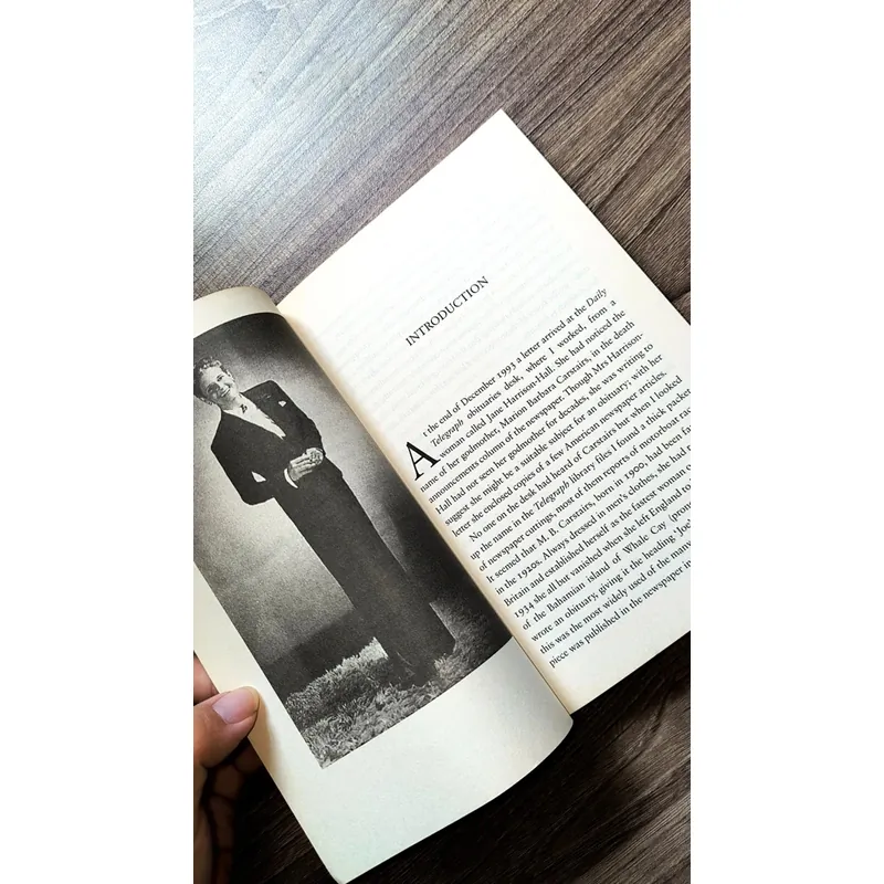 The Queen of Whale Cay - Kate Summerscale 726593