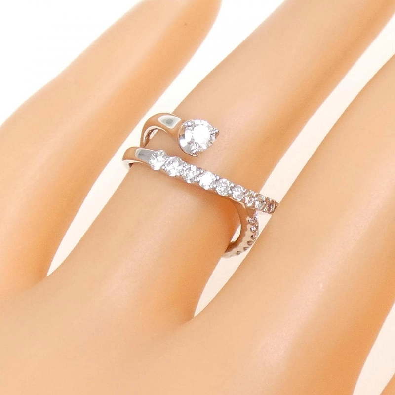 Nhẫn kim cương K18WG 0.15CT 671017