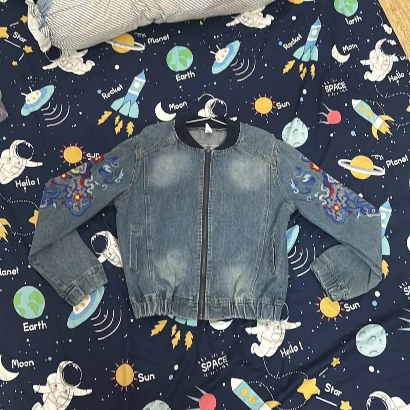 Áo khoác jean thêu phong cách 753879