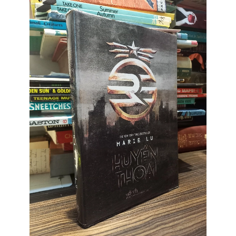 Huyền thoại - Marie Lu 299160