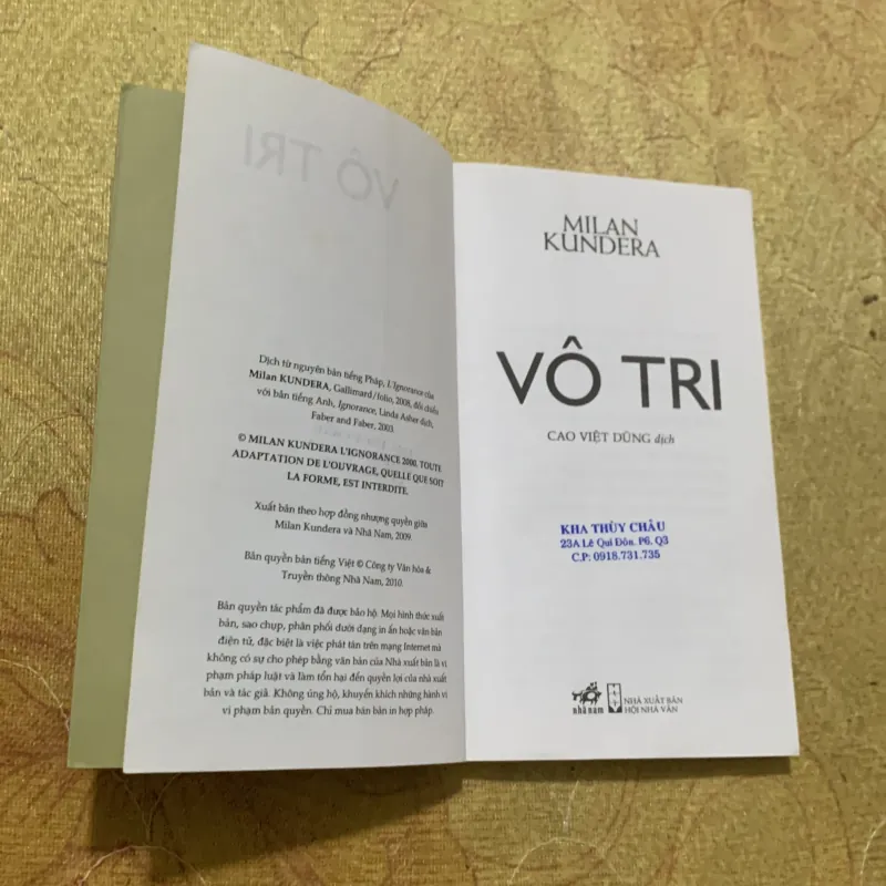  COMBO MILAN KUNDERA: ĐỜI NHẸ KHÔN KHAM & VÔ TRI 753069