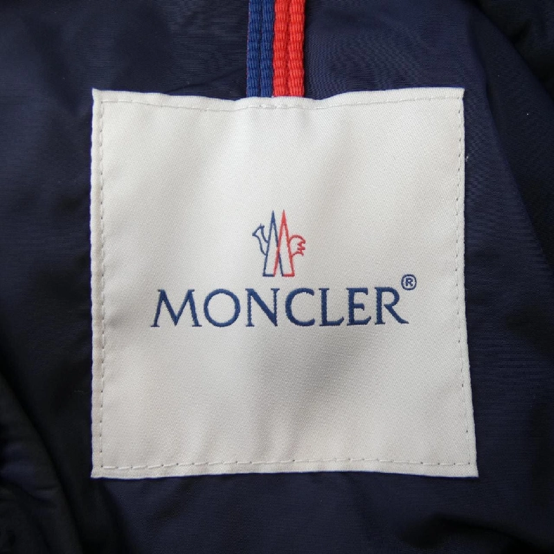 Áo khoác MONCLER LOTUS 628081