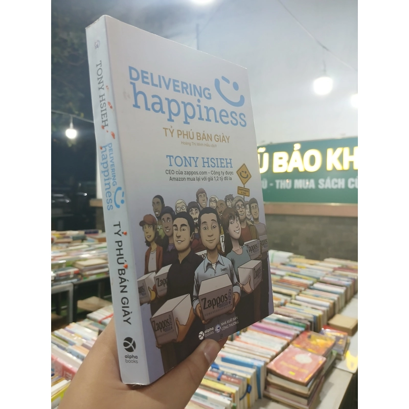 DELIVERING HAPPINESS - TỶ PHÚ BÁN GIÀY 546435