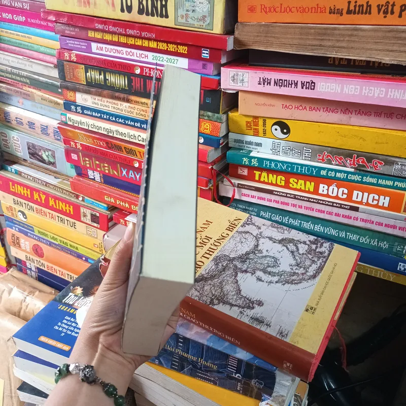 Nhà Ảo Thuật Đen Và Vụ Án Mạng Tại Thị Trấn Không Tên- Higashino Keigo 698660