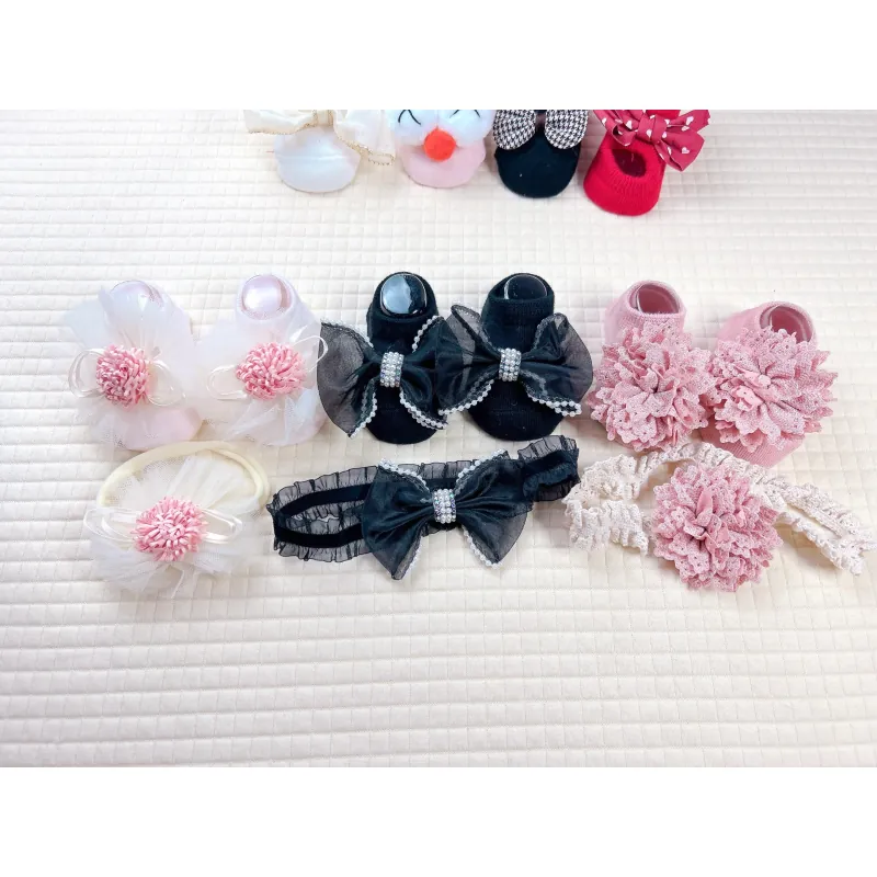 Set tất và băng đô xinh xắn cho bé gái 0-12 tháng  793094