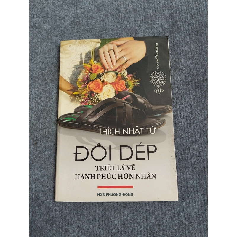 ĐÔI DÉP TRIẾT LÝ VỀ HẠNH PHÚC HÔN NHÂN 485103