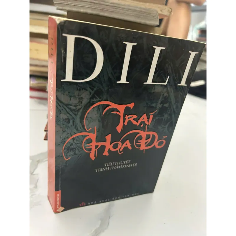 TRẠI HOA ĐỎ - Di Li - Tiểu thuyết trinh thám 653985