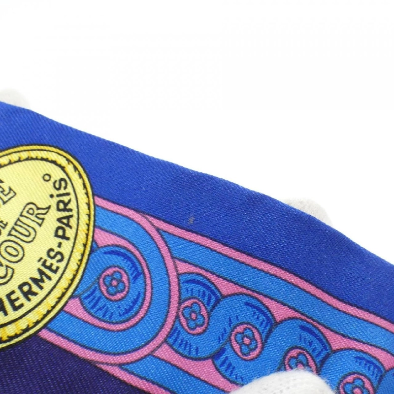 Khăn quàng cổ BRIDE DE COUR của Hermès 061517S 625351