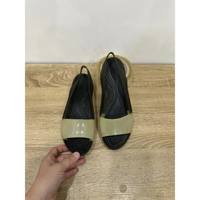 Giày crocs 2hand size w6-36/37 độ mới cao hình chụp thật 989531