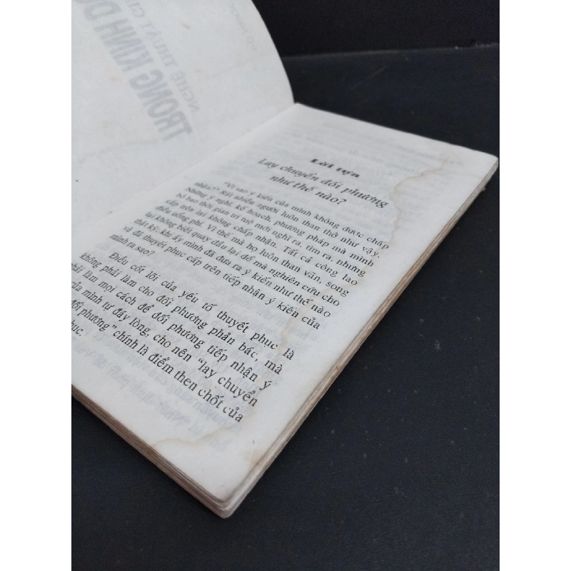 Nghệ thuật giao tiếp trong kinh doanh mới 60% bẩn bìa, ố vàng, bị ẩm 1998 HCM0412 Vũ Ngọc Minh KỸ NĂNG 918064