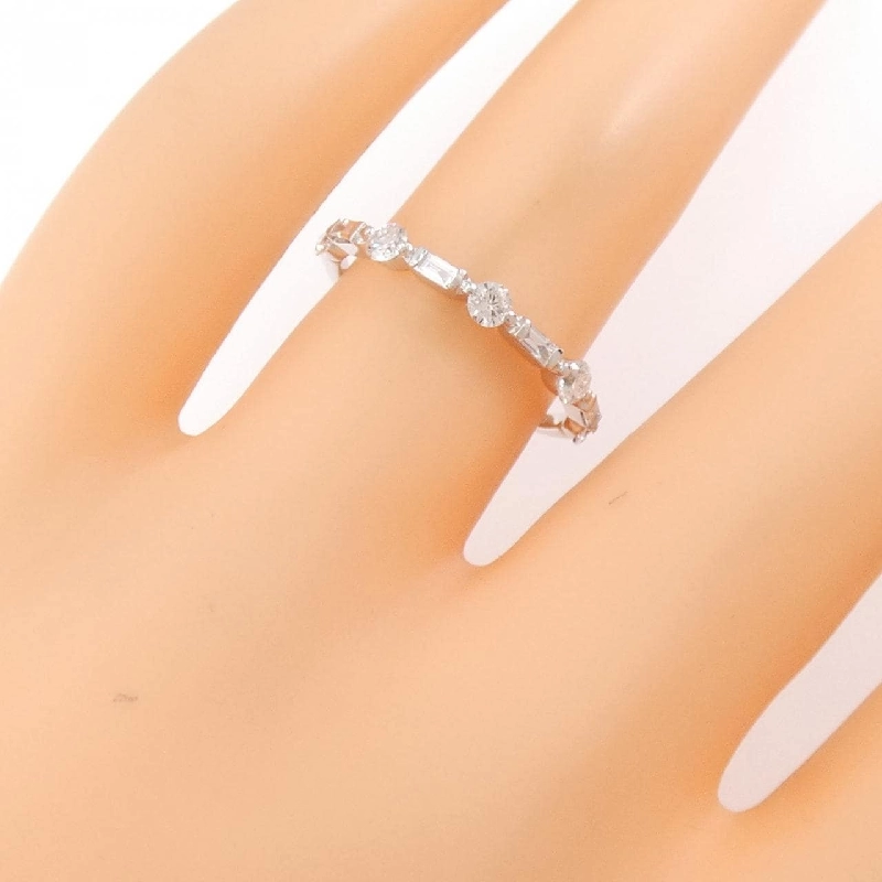 Nhẫn kim cương K18WG 0.45CT 671947