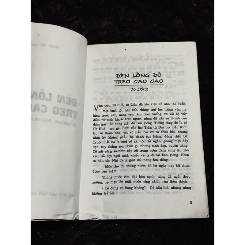 Đèn lồng đỏ treo cao cao 722705