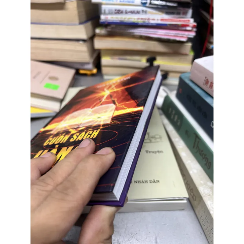 Cuốn Sách Vàng 607552