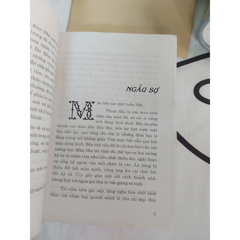 NGƯỜI ĐÀN BÀ CHƠI VĨ CẦM - MA VĂN KHÁNG 478354