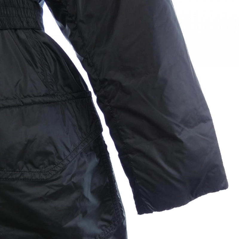 Áo khoác lông vũ MONCLER 638422