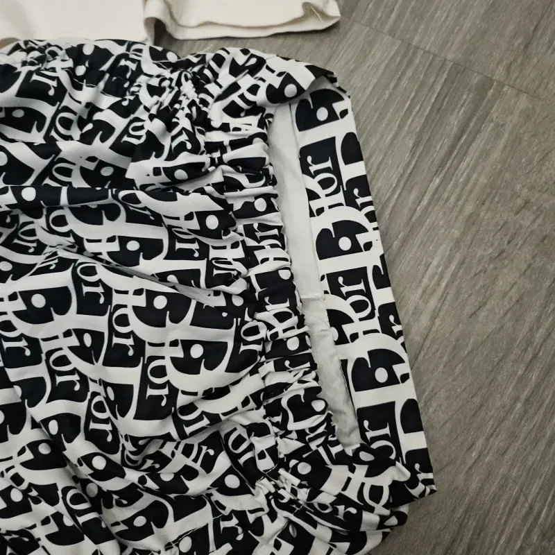 Bộ chân váy áo phông 957494